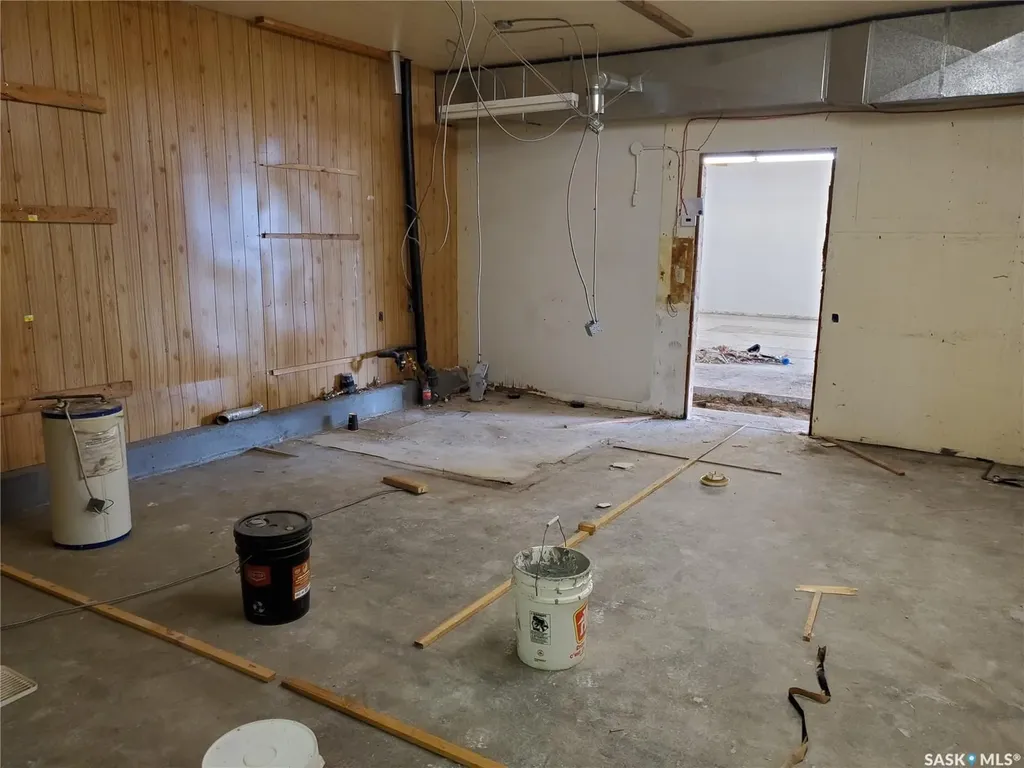 102 Railway Avenue N Cabri SK S0N 0J0