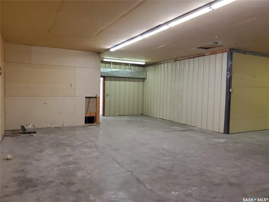 102 Railway Avenue N Cabri SK S0N 0J0