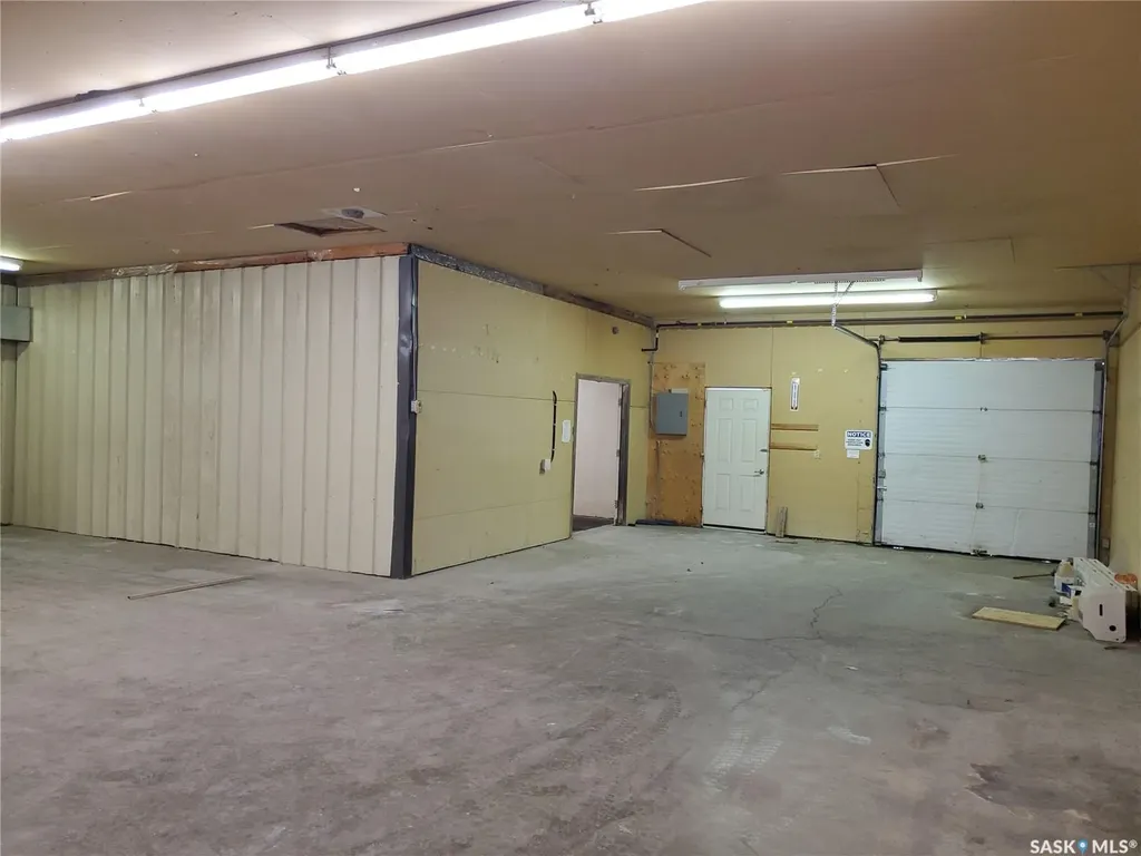 102 Railway Avenue N Cabri SK S0N 0J0