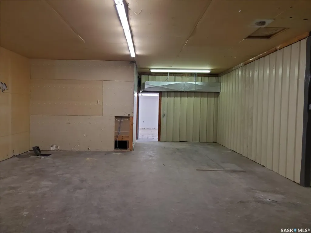 102 Railway Avenue N Cabri SK S0N 0J0