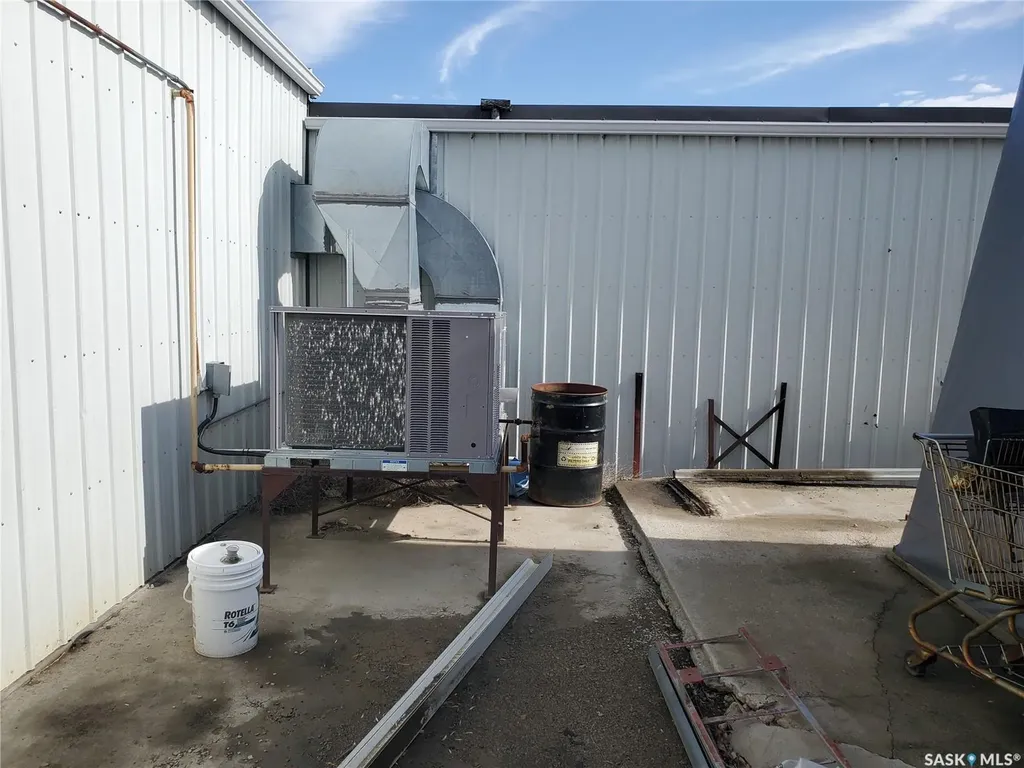 102 Railway Avenue N Cabri SK S0N 0J0