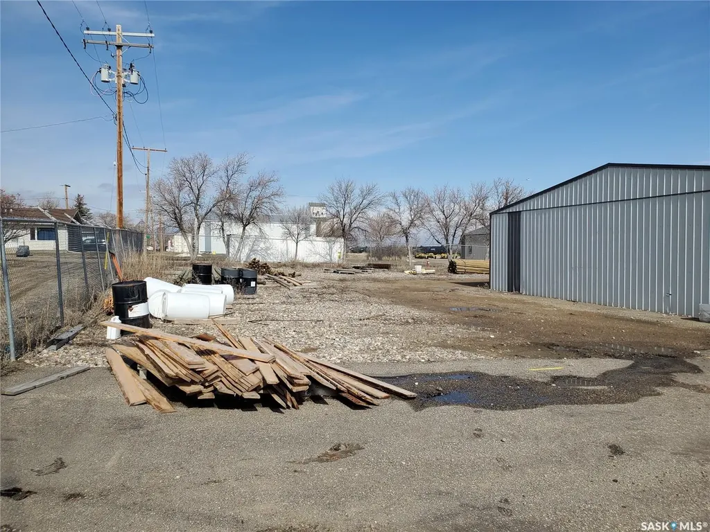 102 Railway Avenue N Cabri SK S0N 0J0