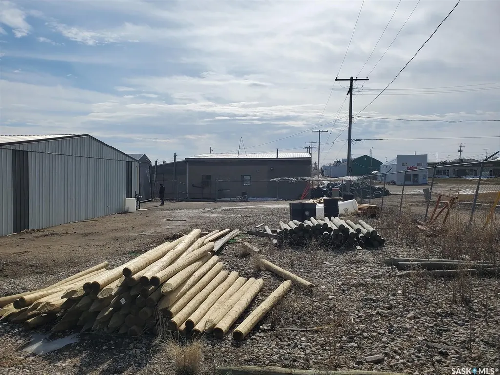 102 Railway Avenue N Cabri SK S0N 0J0