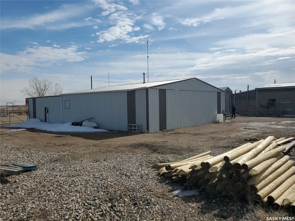102 Railway Avenue N Cabri SK S0N 0J0