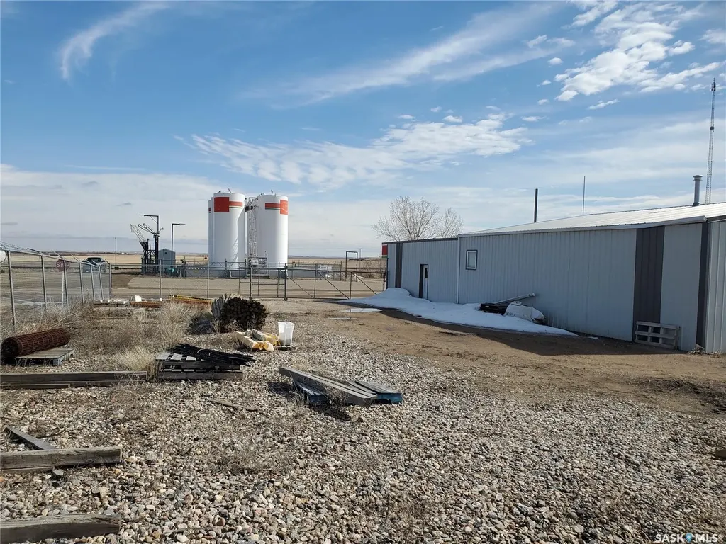 102 Railway Avenue N Cabri SK S0N 0J0