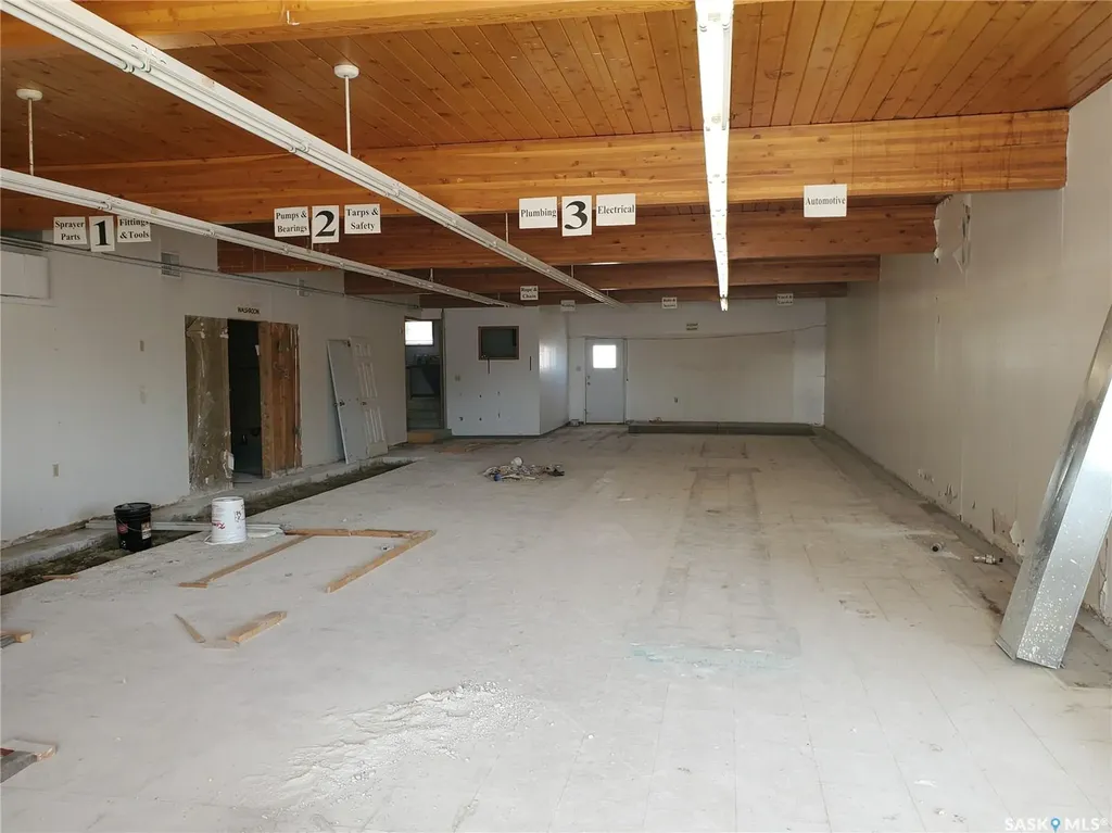 102 Railway Avenue N Cabri SK S0N 0J0