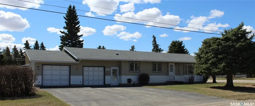 702 2nd Street W Wilkie SK S0K 4W0