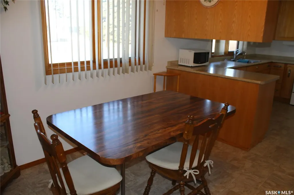 702 2nd Street W Wilkie SK S0K 4W0