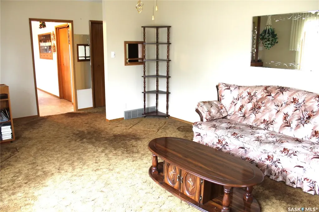 702 2nd Street W Wilkie SK S0K 4W0