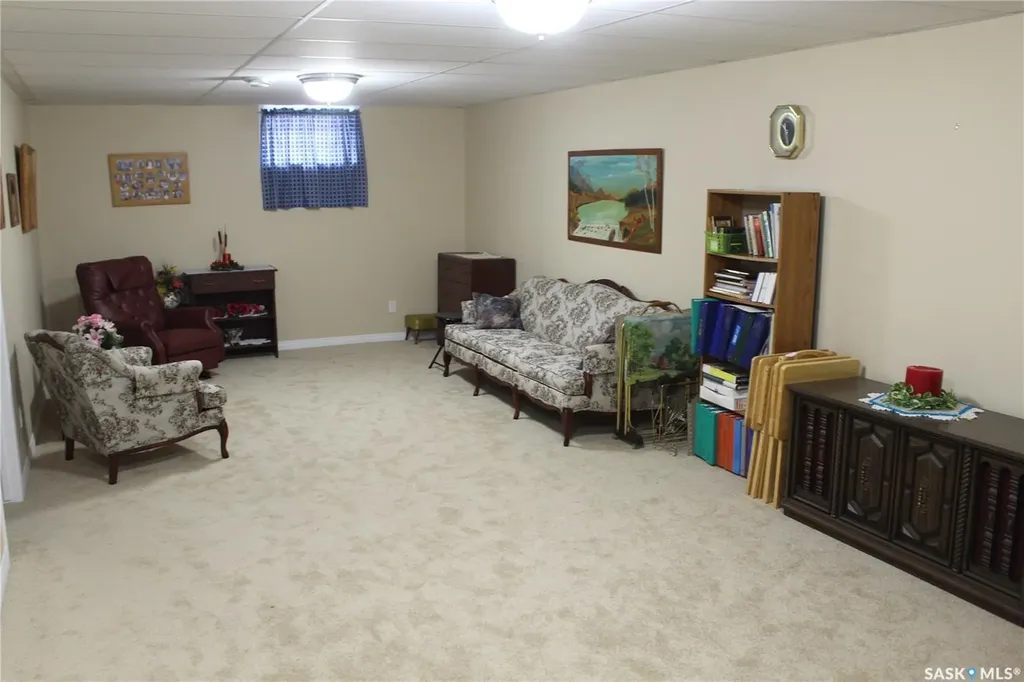 702 2nd Street W Wilkie SK S0K 4W0