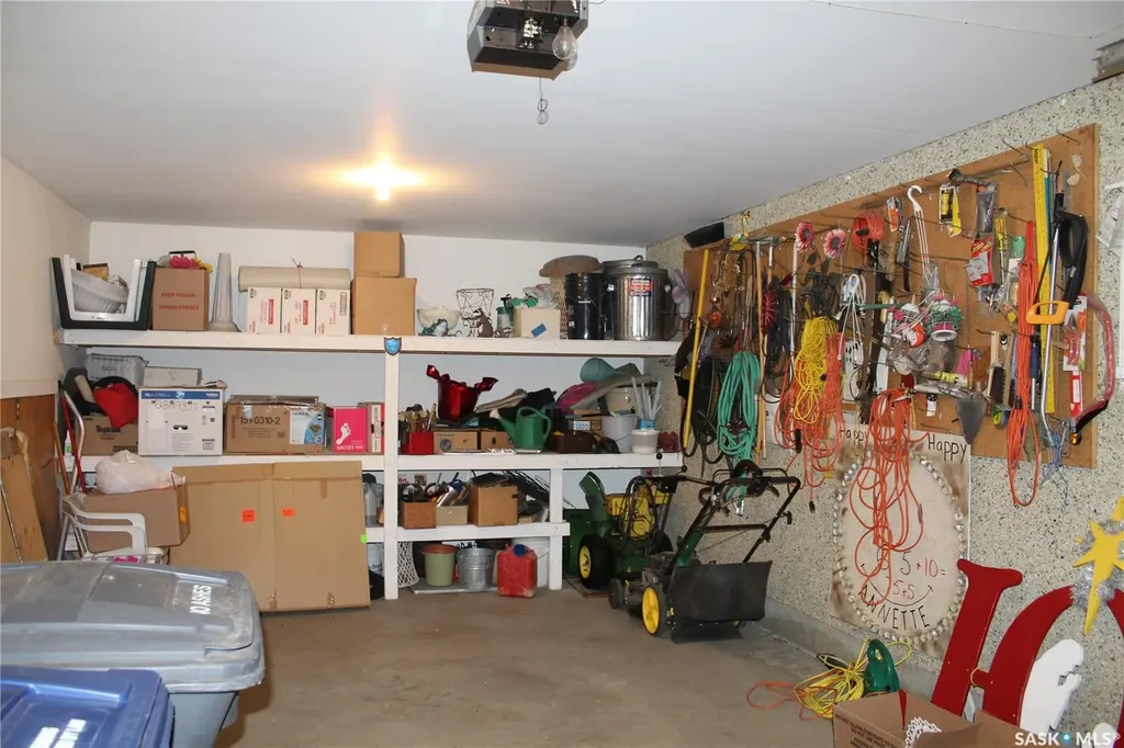 702 2nd Street W Wilkie SK S0K 4W0