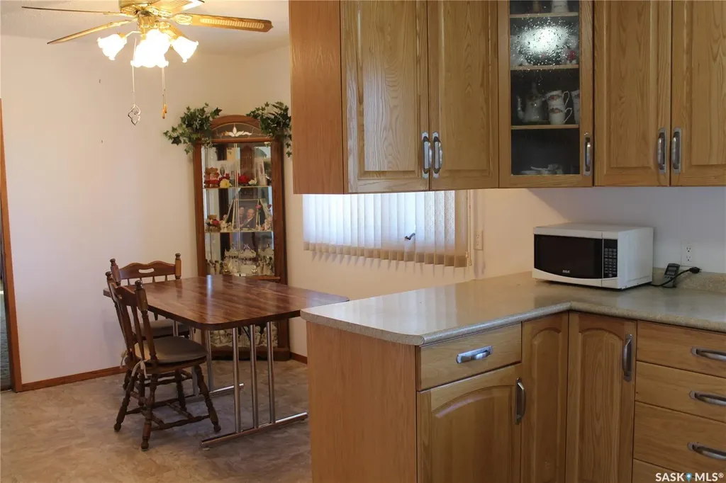 702 2nd Street W Wilkie SK S0K 4W0