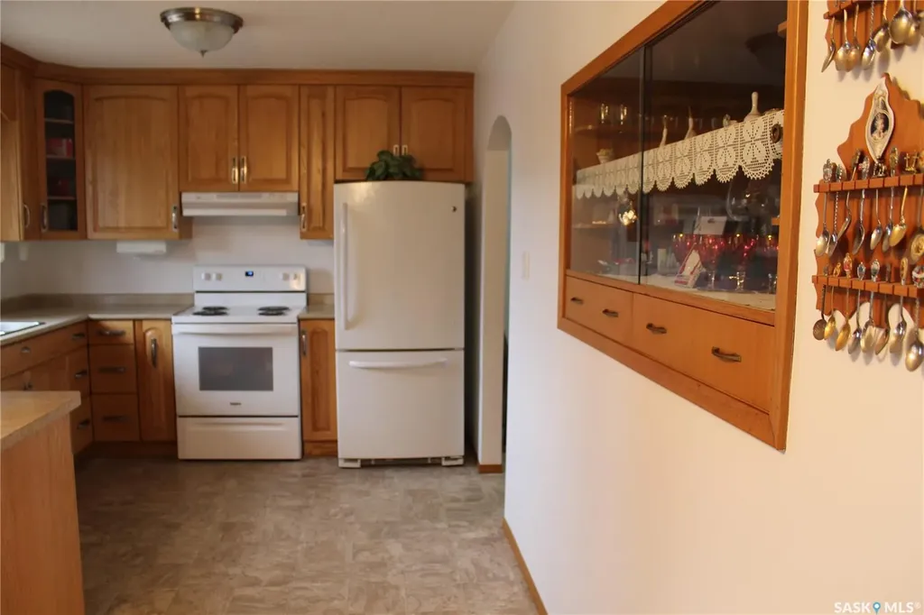 702 2nd Street W Wilkie SK S0K 4W0
