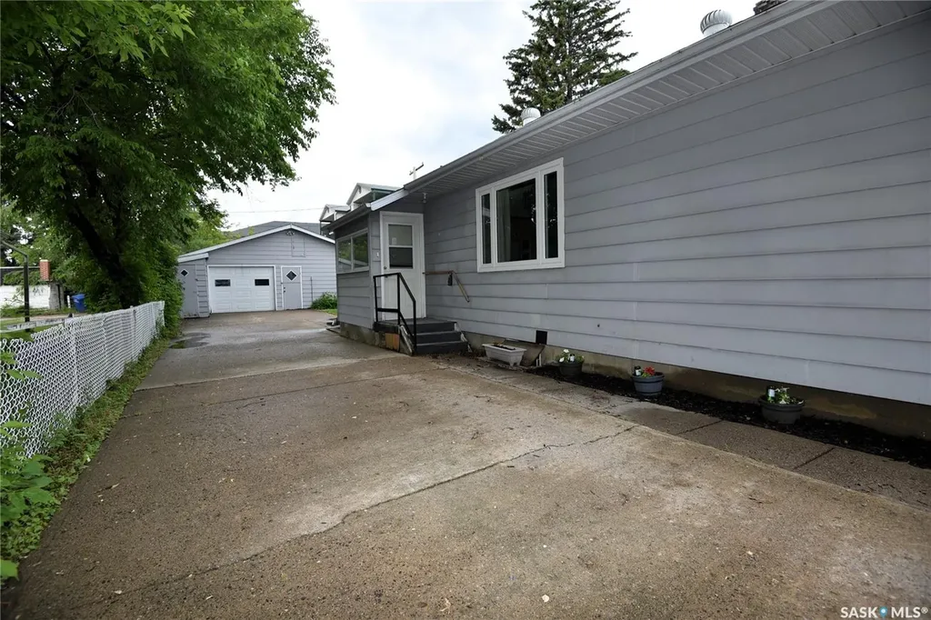 220 2nd Street E Nipawin SK S0E 1E0