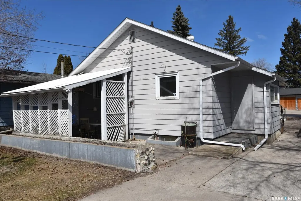 220 2nd Street E Nipawin SK S0E 1E0
