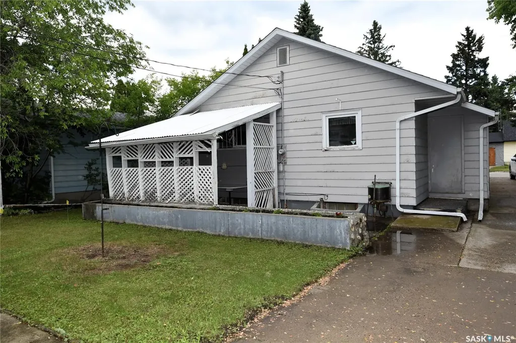 220 2nd Street E Nipawin SK S0E 1E0