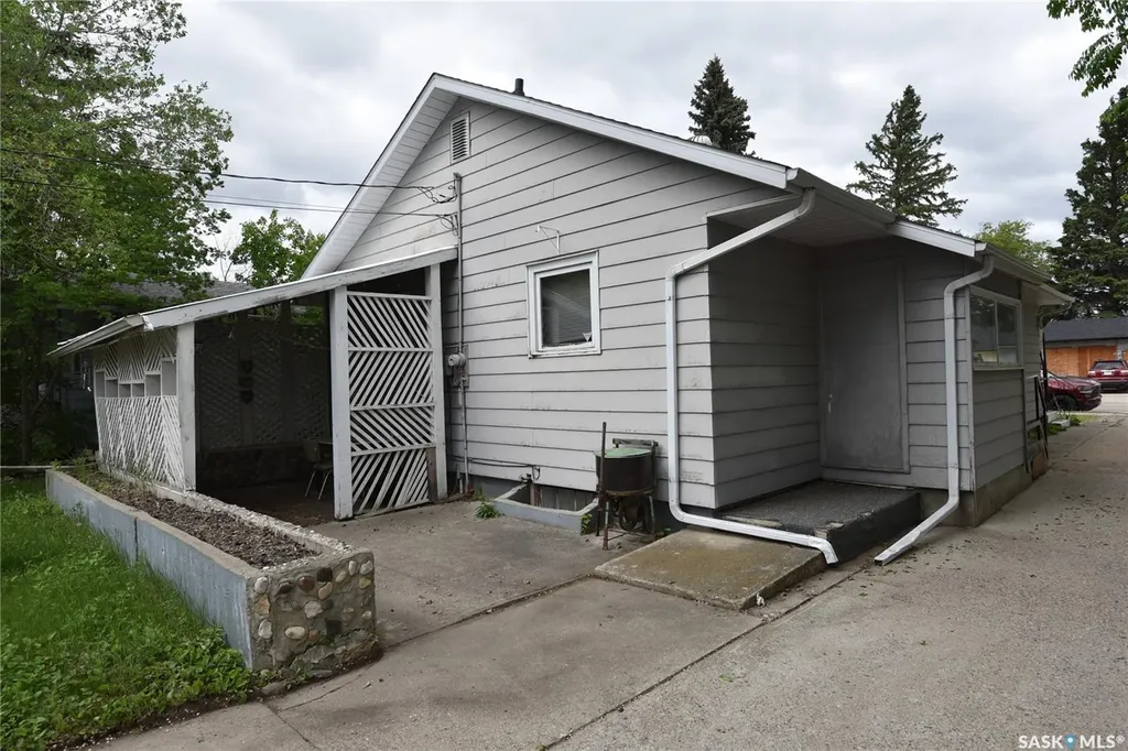 220 2nd Street E Nipawin SK S0E 1E0