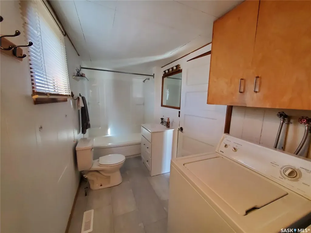 321 1st Street W Ponteix SK S0N 1Z0