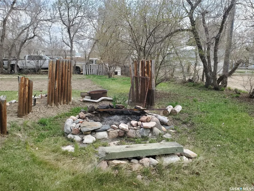 321 1st Street W Ponteix SK S0N 1Z0