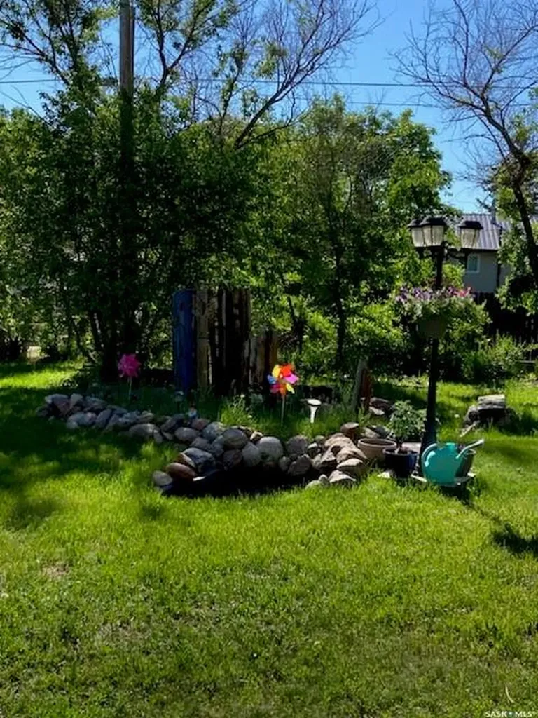 321 1st Street W Ponteix SK S0N 1Z0