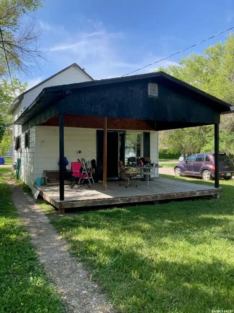 321 1st Street W Ponteix SK S0N 1Z0