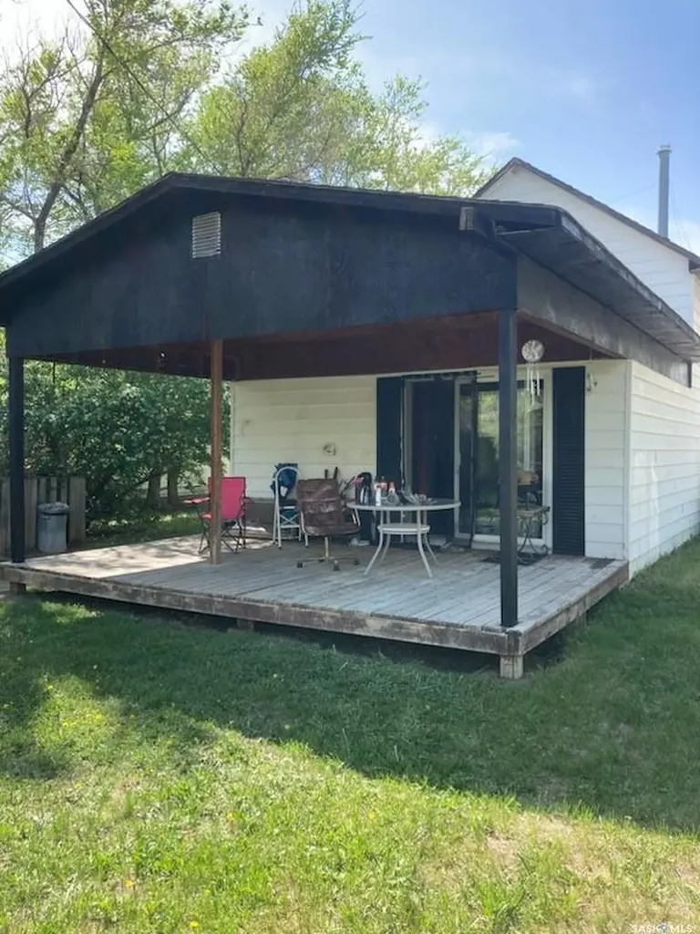 321 1st Street W Ponteix SK S0N 1Z0