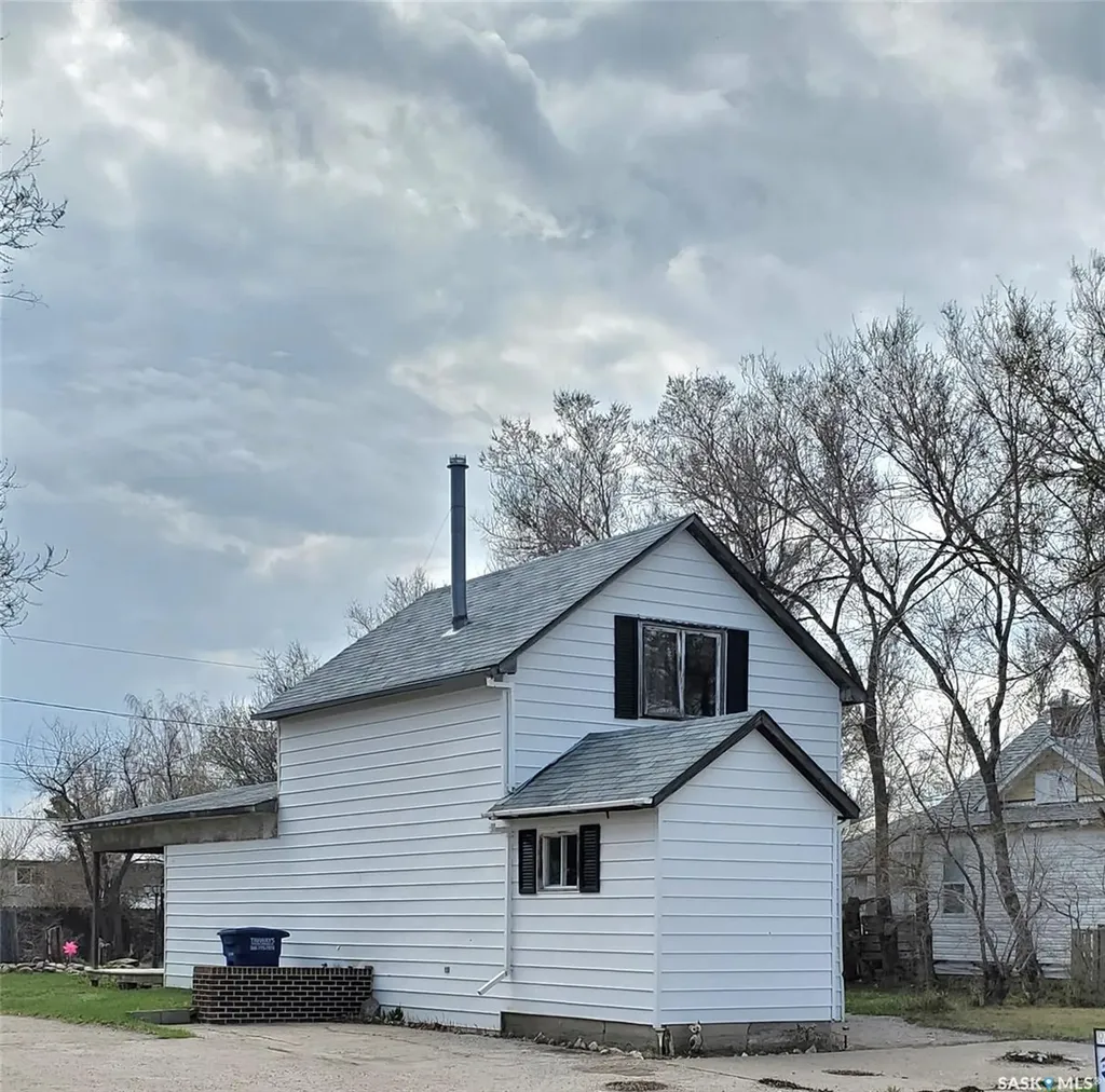 321 1st Street W Ponteix SK S0N 1Z0
