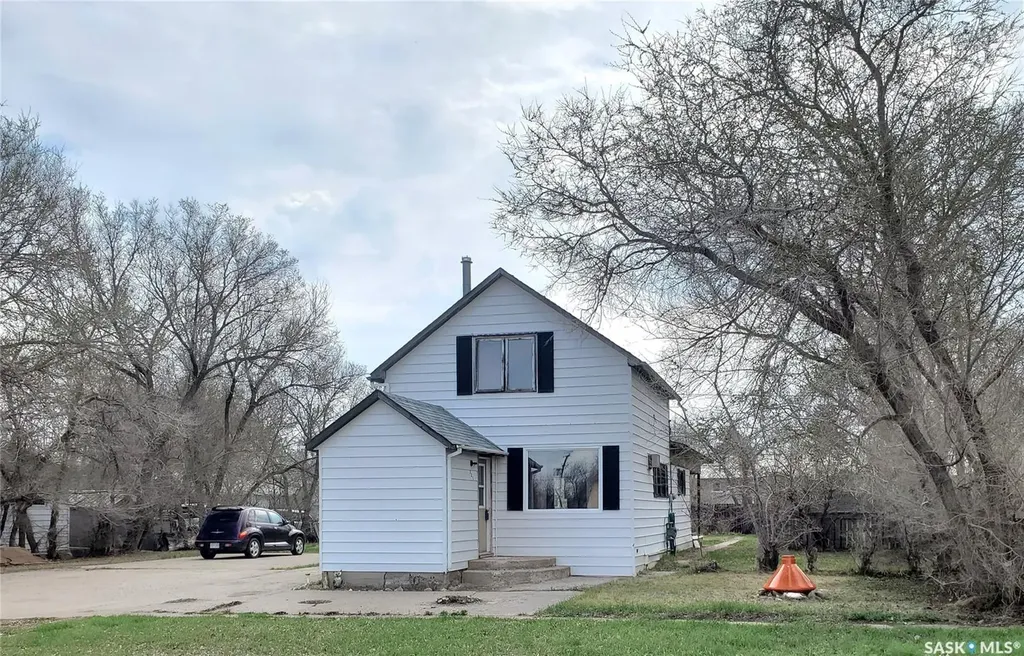 321 1st Street W Ponteix SK S0N 1Z0