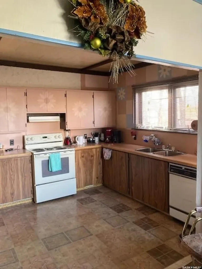 321 1st Street W Ponteix SK S0N 1Z0