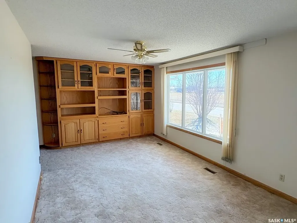 402 Fourth Street Kipling SK S0G 2S0