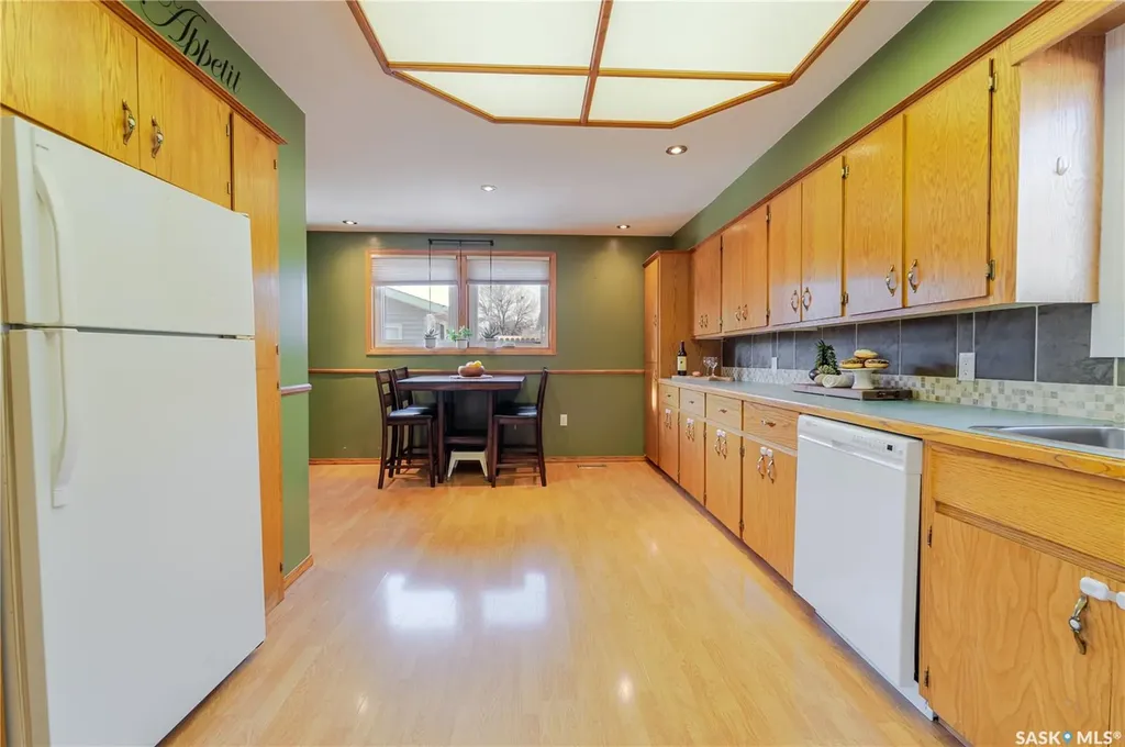 1117 Iroquois Street W Moose Jaw SK S6H 5C1