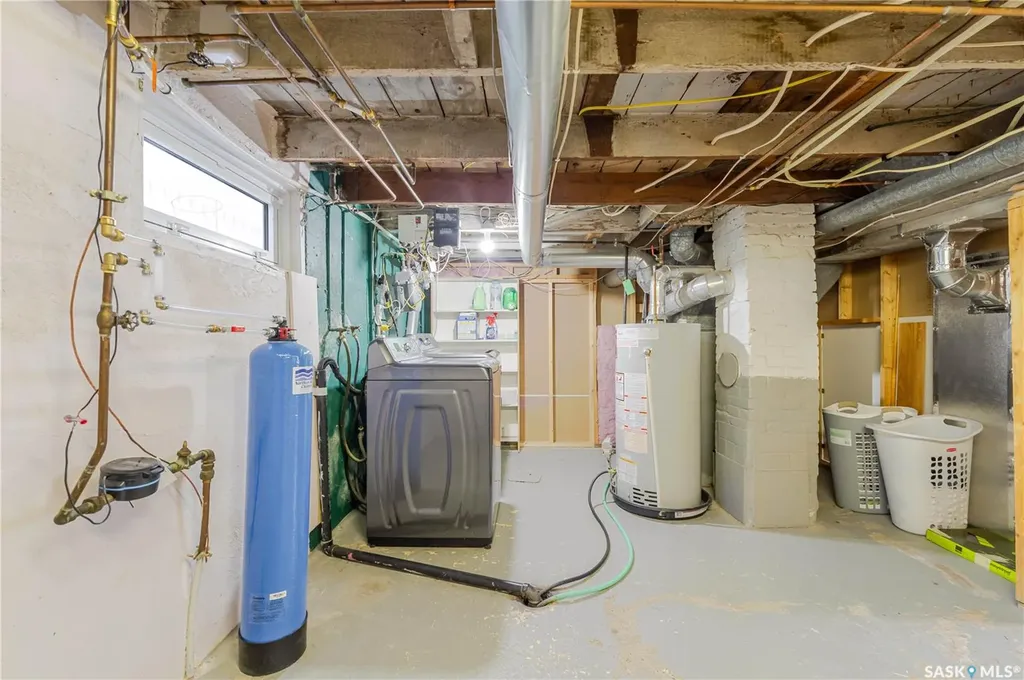 1117 Iroquois Street W Moose Jaw SK S6H 5C1