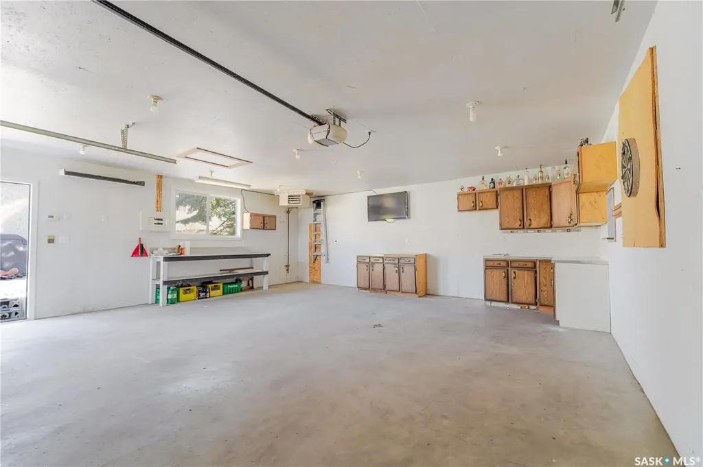 1117 Iroquois Street W Moose Jaw SK S6H 5C1