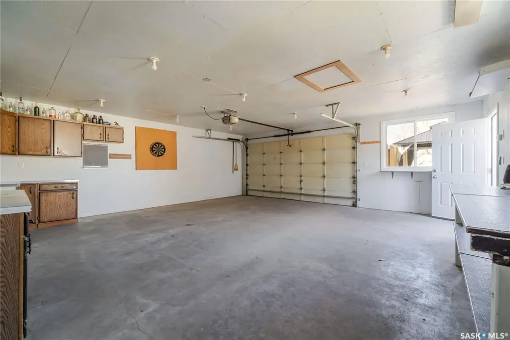 1117 Iroquois Street W Moose Jaw SK S6H 5C1