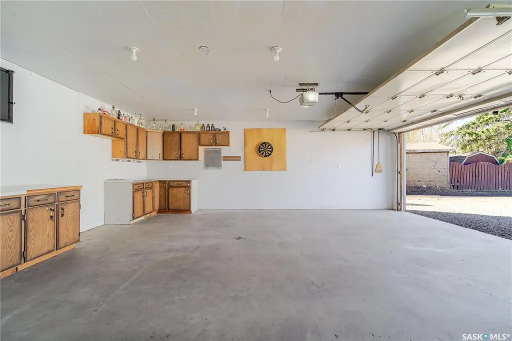 1117 Iroquois Street W Moose Jaw SK S6H 5C1
