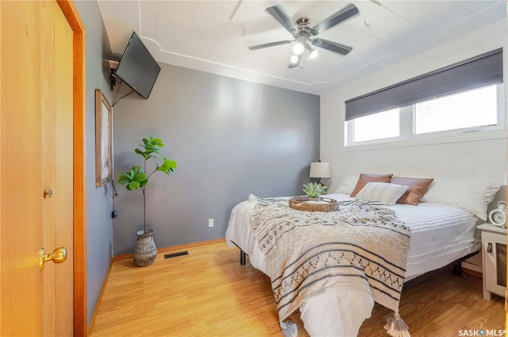 1117 Iroquois Street W Moose Jaw SK S6H 5C1
