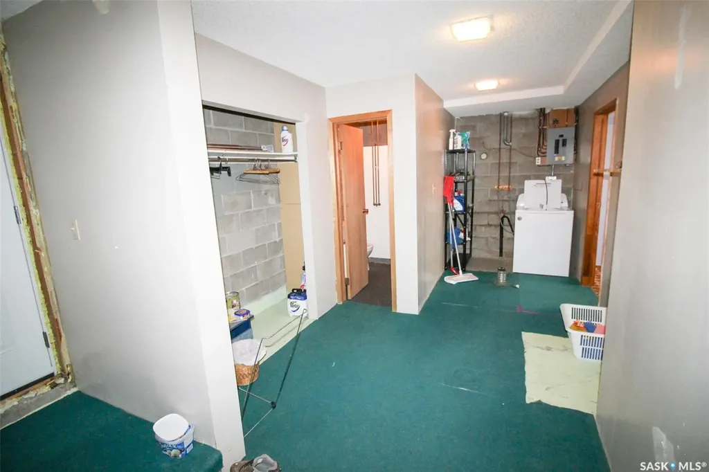 128 1st Street E Frontier SK S0N 0W0