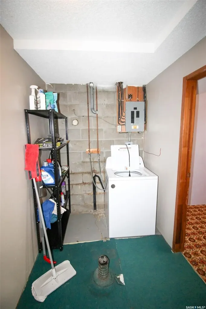 128 1st Street E Frontier SK S0N 0W0