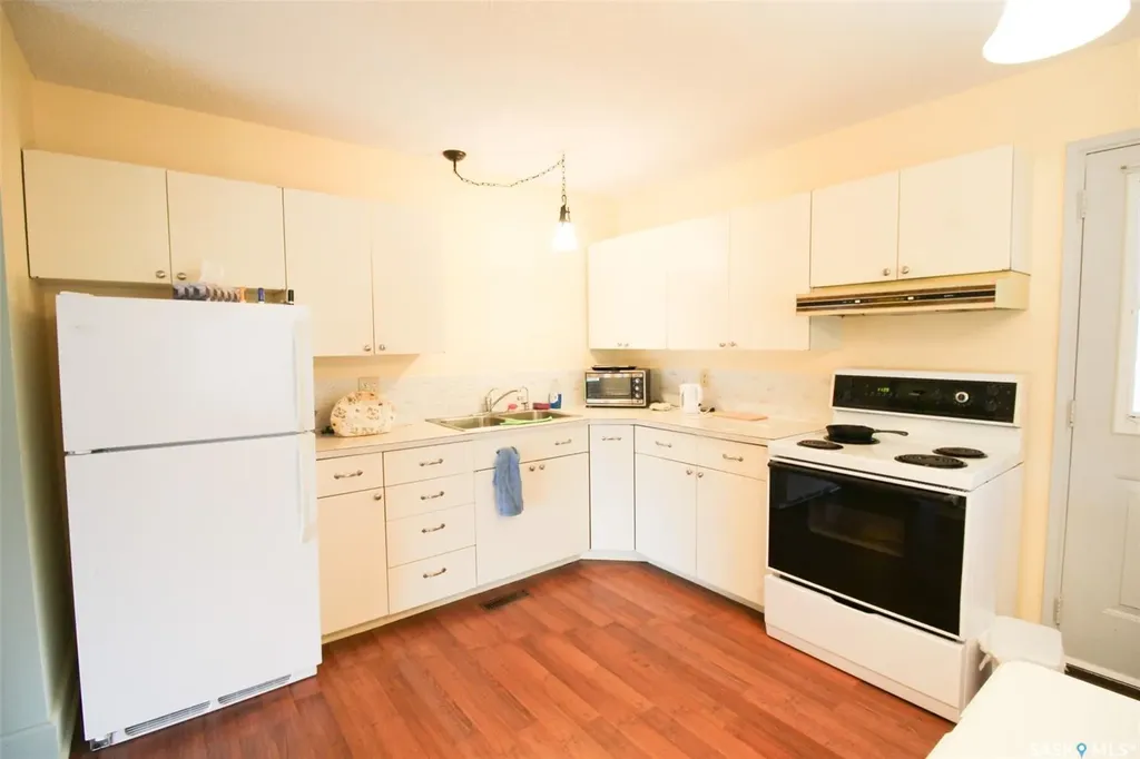 128 1st Street E Frontier SK S0N 0W0