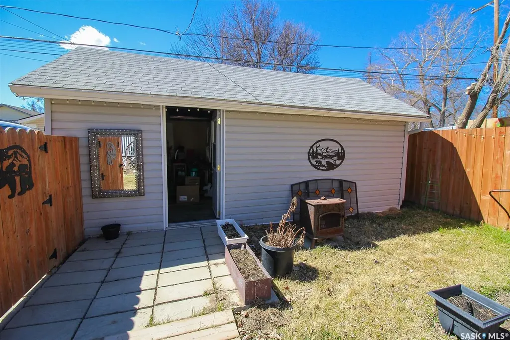 531 1st Street E Shaunavon SK S0N 2M0