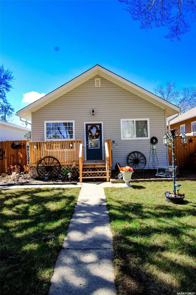 531 1st Street E Shaunavon SK S0N 2M0