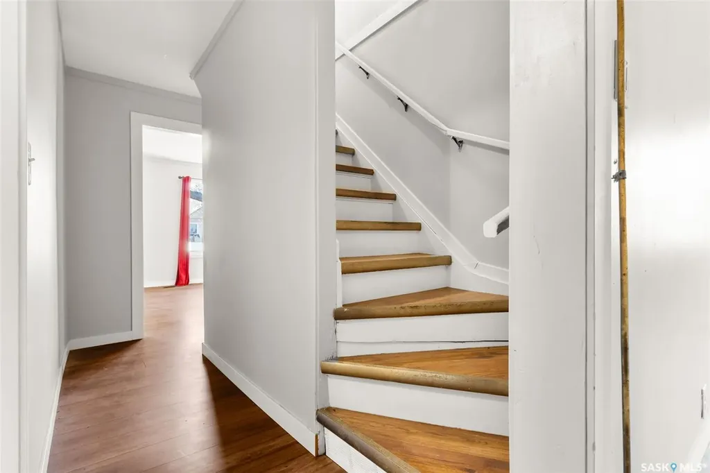 1247 King Street Regina SK S4T 4G1
