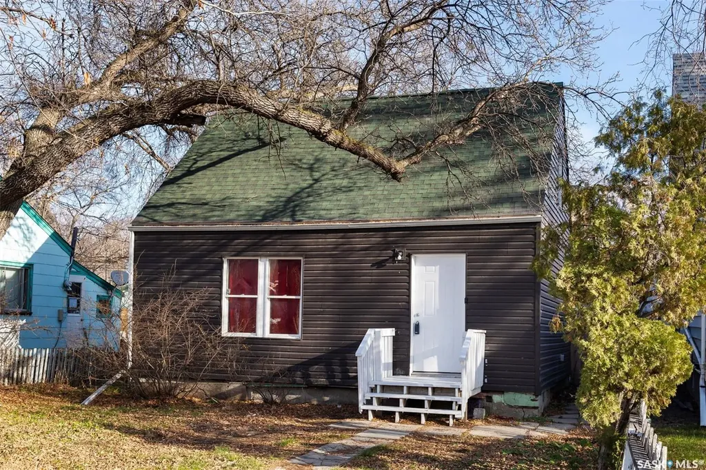 1247 King Street Regina SK S4T 4G1