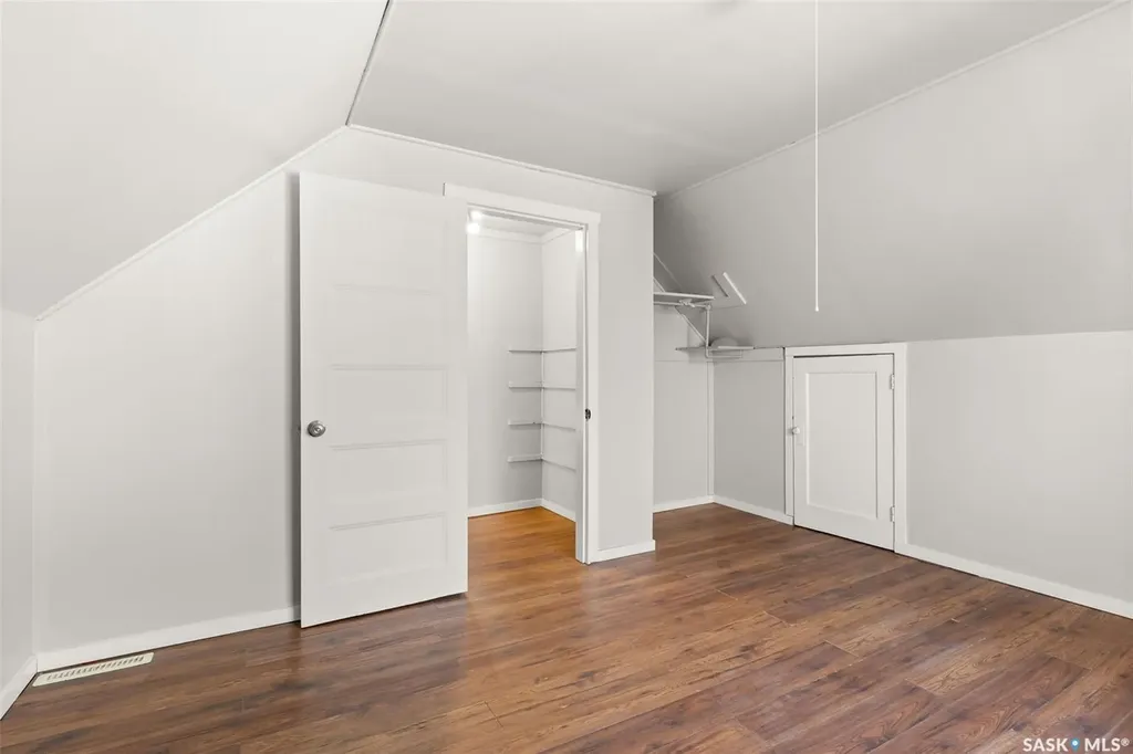 1247 King Street Regina SK S4T 4G1