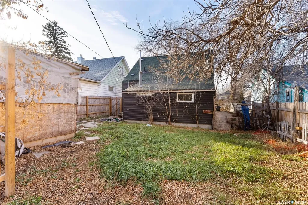 1247 King Street Regina SK S4T 4G1