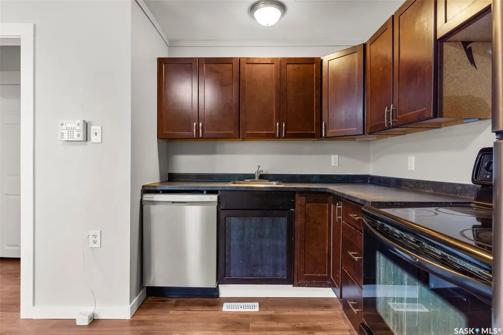 1247 King Street Regina SK S4T 4G1