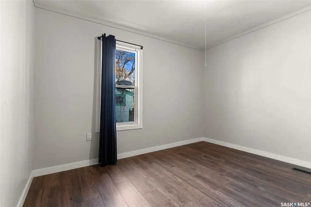 1247 King Street Regina SK S4T 4G1