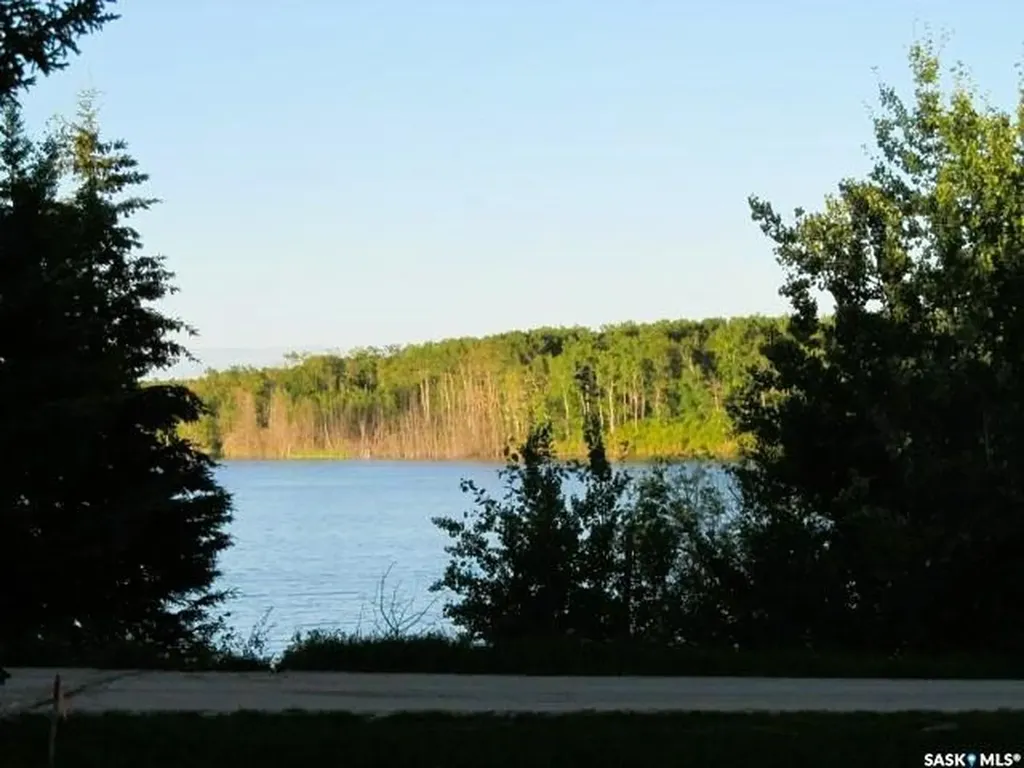 D Lucien Lakeshore Drive Three Lakes Rm No. 400 SK S0K 2X0