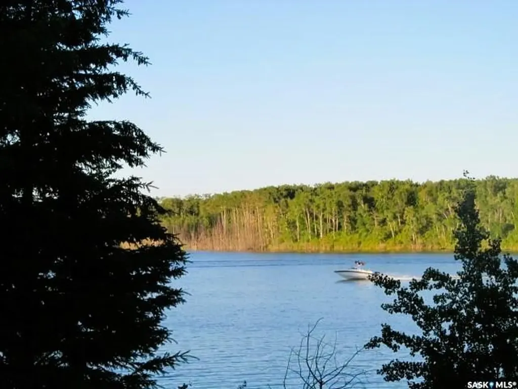 D Lucien Lakeshore Drive Three Lakes Rm No. 400 SK S0K 2X0