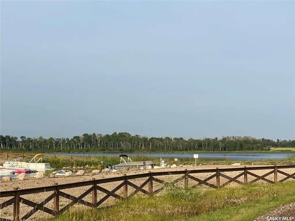 D Lucien Lakeshore Drive Three Lakes Rm No. 400 SK S0K 2X0